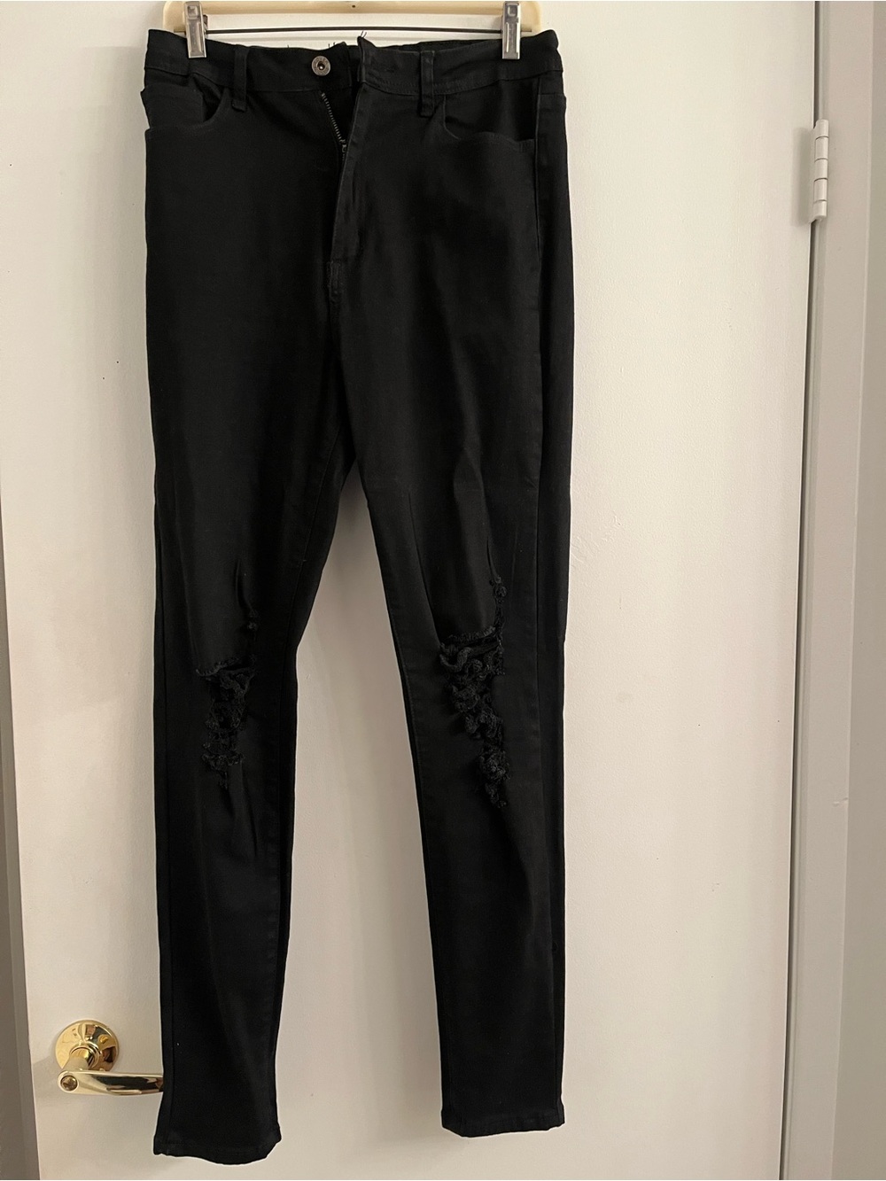 Women’s Black Straight Leg Jeans - Distressed Knee Detail